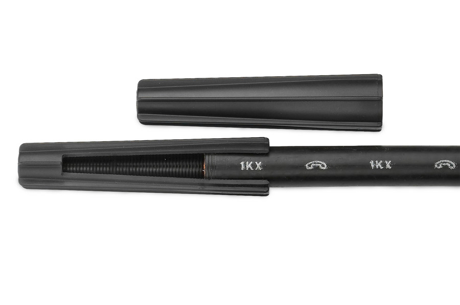 Avec l'embout de câble KEK, fermez les extrémités de câble de manière étanche au gaz et à l'eau.